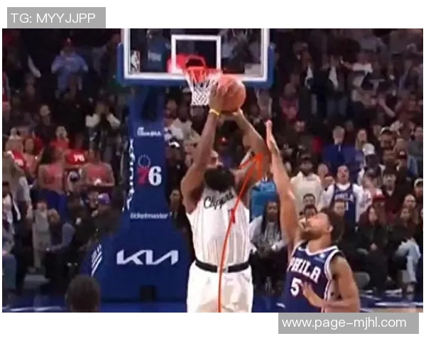 哈登再度燃尽赛场格莱姆斯手肘碰撞引发热议