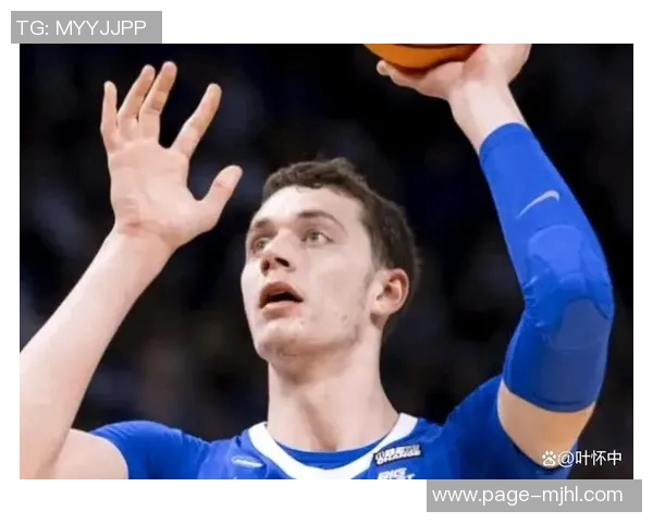 新秀卡尔克布伦纳半场表现抢眼2中2斩获8分3篮板1抢断1盖帽