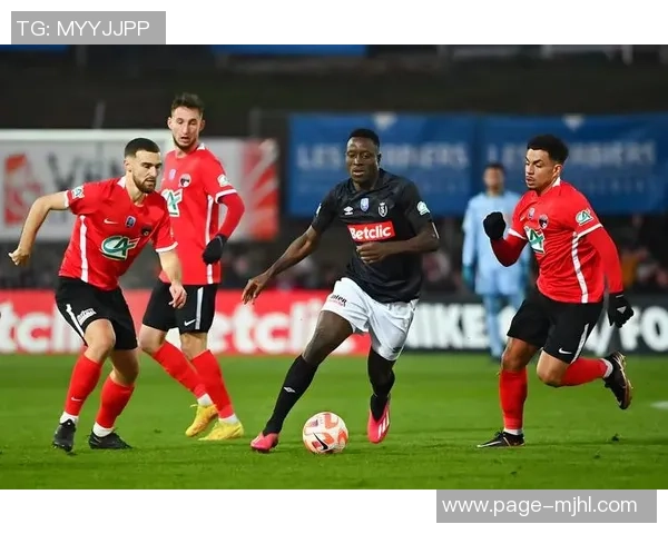 35岁科斯塔因拖欠抚养费被拘半年未踢球与悉尼FC解约重返赛场成疑